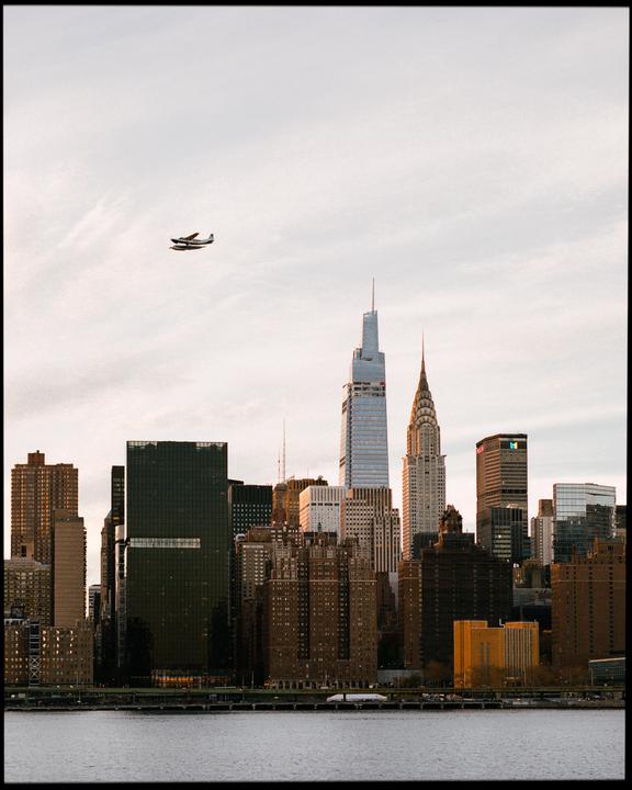 sea plane in NYC [pentax 67, 105mm, portra 400]