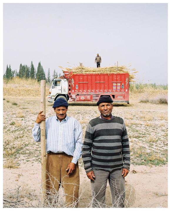 Farmers; Joseph; boys (Mamiya RZ67, 65mm, Portra 400)