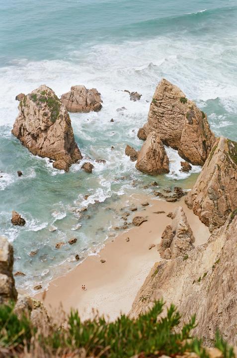 Praia da Ursa [ Mamiya 645 | 80mm f2.8 | Kodak Gold]