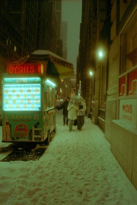 Snowstorm in NYC | Mamiya RZ67 | 50 mm | Expired NPZ800 & Ektachrome 160T