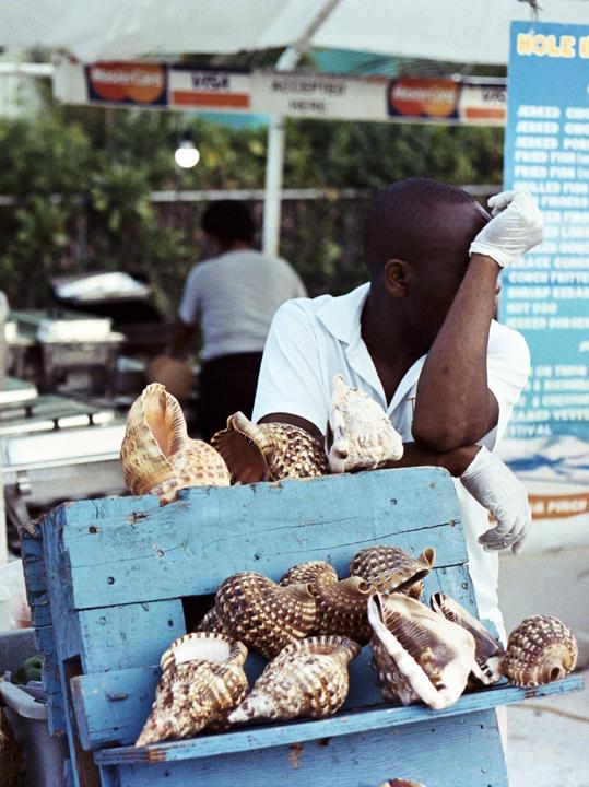 Selling Shells (canon AT1 Portra 400 50mm f1:8)