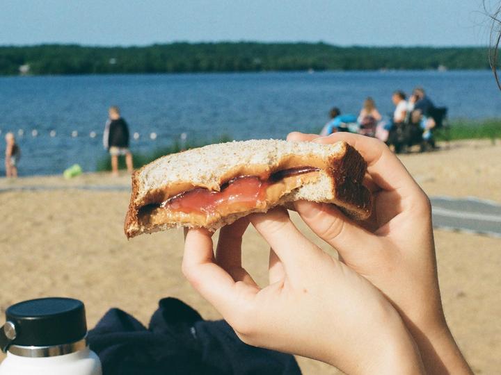Breakfast by the lake [Nikkormat FTn, Nikon 50mm f/1.4, Kodak Gold 200]