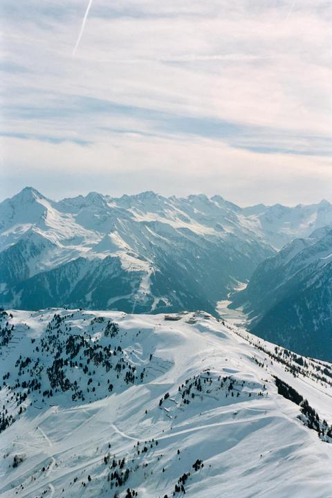 Alps in Winter 2019 [Olympus OM-1, 50mm f1.4, Kodak Gold]