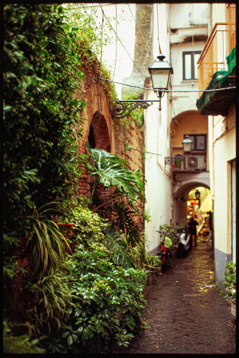 A Rainy Side Street in Sorrento [Pentax MX, 50mm, Fujichrome Velvia 100]
