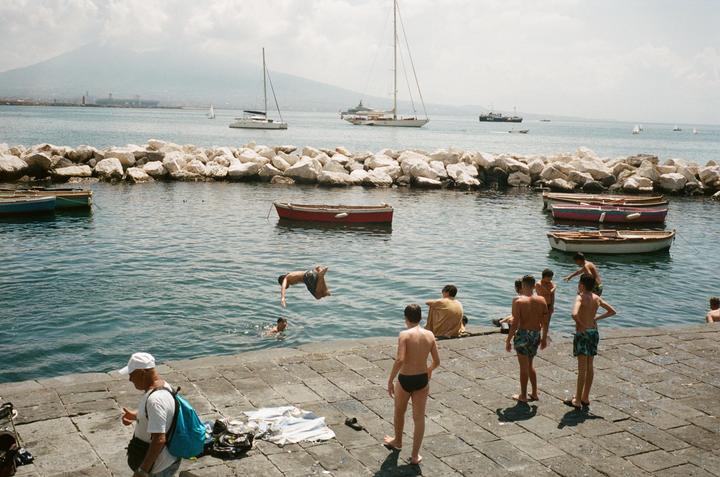 Streetphotography in Napoli with my beloved Revue 400se + Portra 400