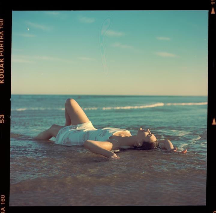 Sadie at the beach [Hasselblad 500 C/M, Zeiss 80mm Planar F2.8, Kodak Portra 160]