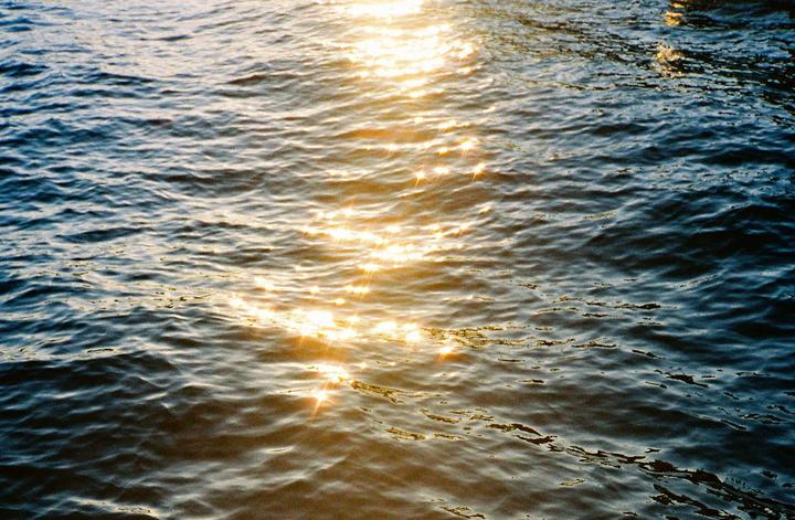 Lake Colors [Olympus XA, Fuji 400]
