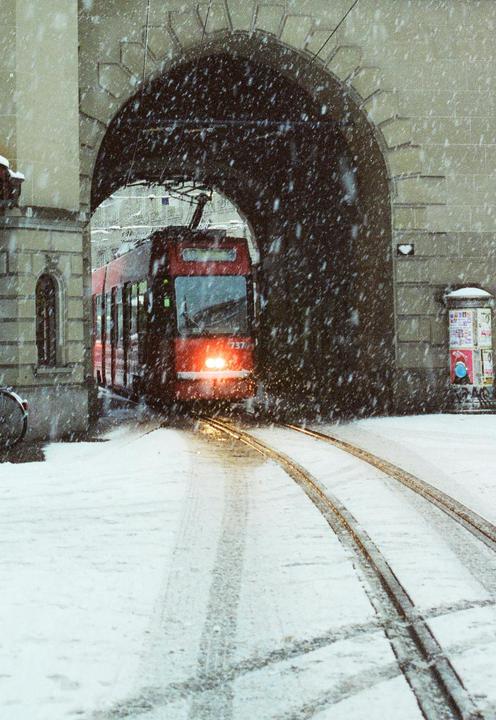 Snowy Day in Switzerland | Minolta x700 | 35-70mm f3.5 | Reflx Lab 800T