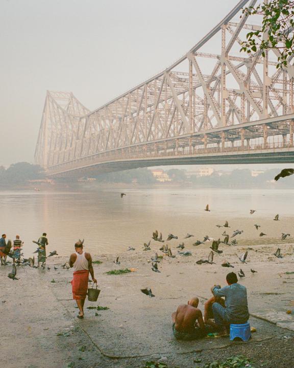 morning rush hour in India, M6+28mm f2.8, Portra 400
