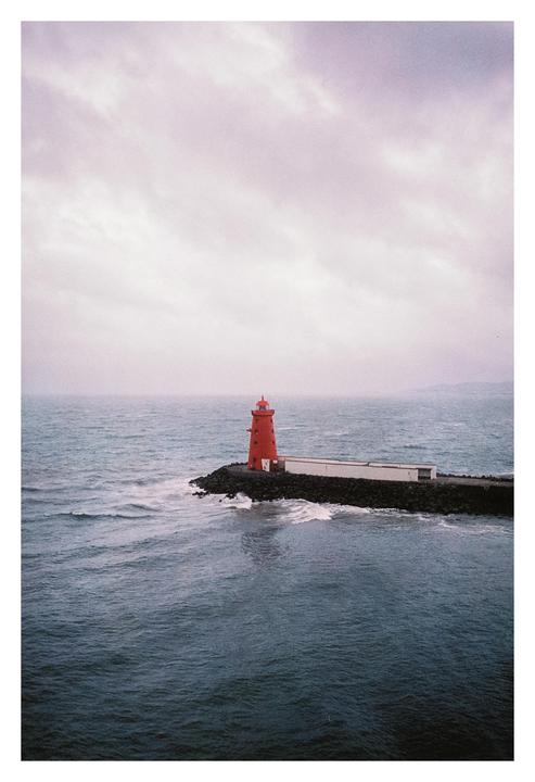 Poolbeg Lighthouse / Nikon f100 50mm / Fuji superia 400
