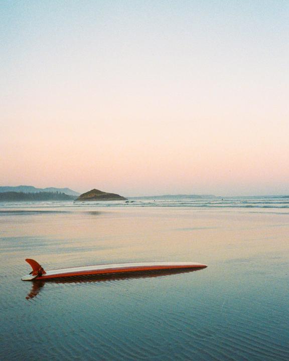 Just after my Nikonos dinged my board (Nikonos V + Portra 800)