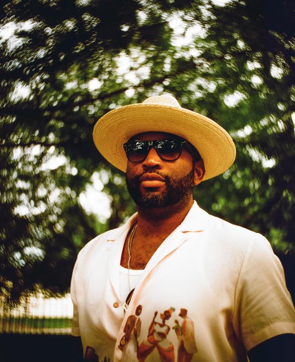 My buddy Naeem on the new 120 Harman Phoenix 200 film [RB67 | 90mm]