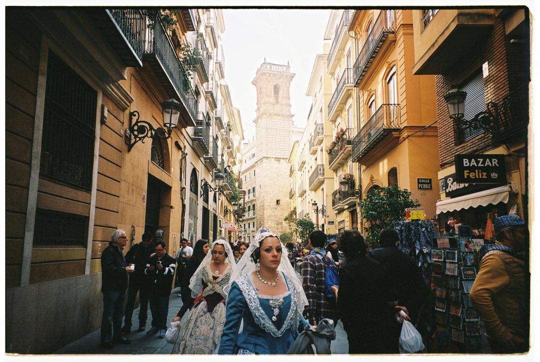 Some frames of Valencia’s Falleras during Las Fallas Celebrations [Cann AE-1/Yashica T-Zoom, 28mm 2.8, Portra 400], shot on canon ae-1 with kodak portra 400