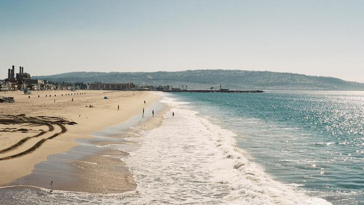 Hermosa Beach, Los Angeles [Zeiss Super Ikonta 6x9, Fuji Pro 400h]
