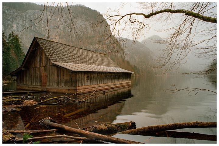 Moody hike on a misty morning [Nikon FM3A, Ektar 100]