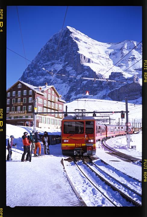 Train to Switzerland, fuji GW 690, 1:3,5, fuji provia 100