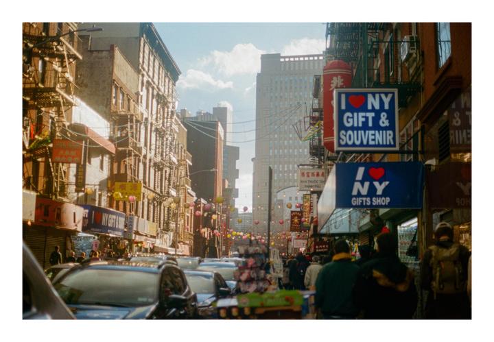 Chinatown NYC (Canon AE-1 | Portrait 400)