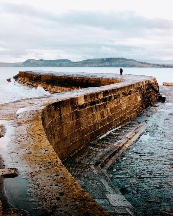 Lyme Regis [Nikon FE, 35mm 2.8, Portra 400]