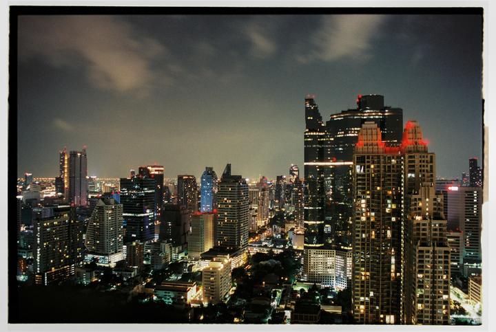 Bangkok nights / Nikon FM2 / 28 2.8 / superia 400