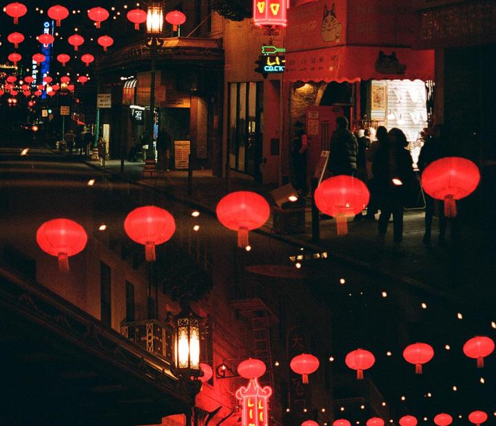 film advance wasn't working, but this turned out kinda cool (leica cl, 40mm, fuji 400)