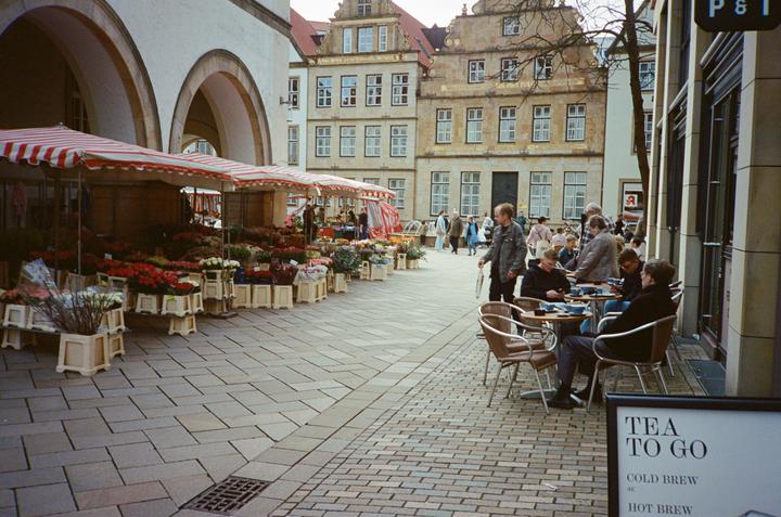 My first ever roll! Please give advice :) [Olympus XA, Porta 400]