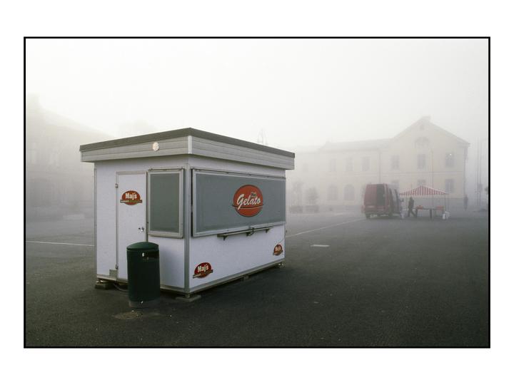morning fog [nikon fm2, 28mm, expired ektachrome 100sw]