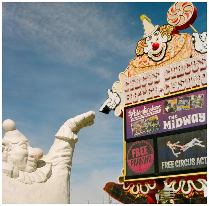 Weekend Vegas Trip - Mamiya C220 | 80mm f2.8 | Kodak Gold