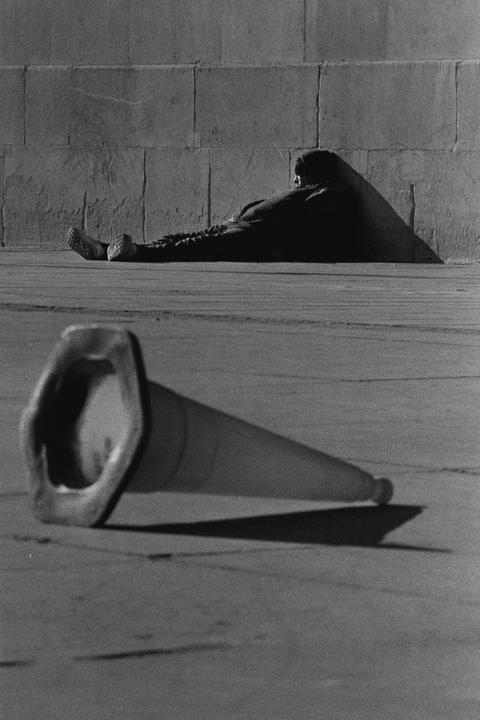 Triangles. Leica M6, 90mm, Fomapan 400