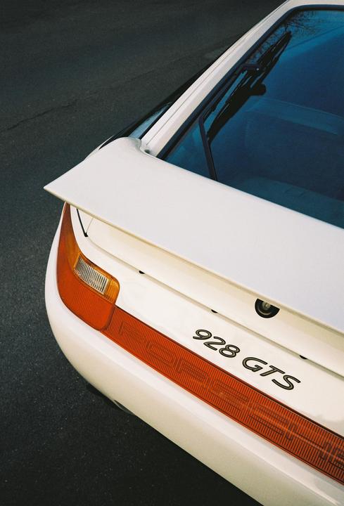 I don’t care about horsepower but I appreciate good Design [Kodak Gold | Yashica T5]
