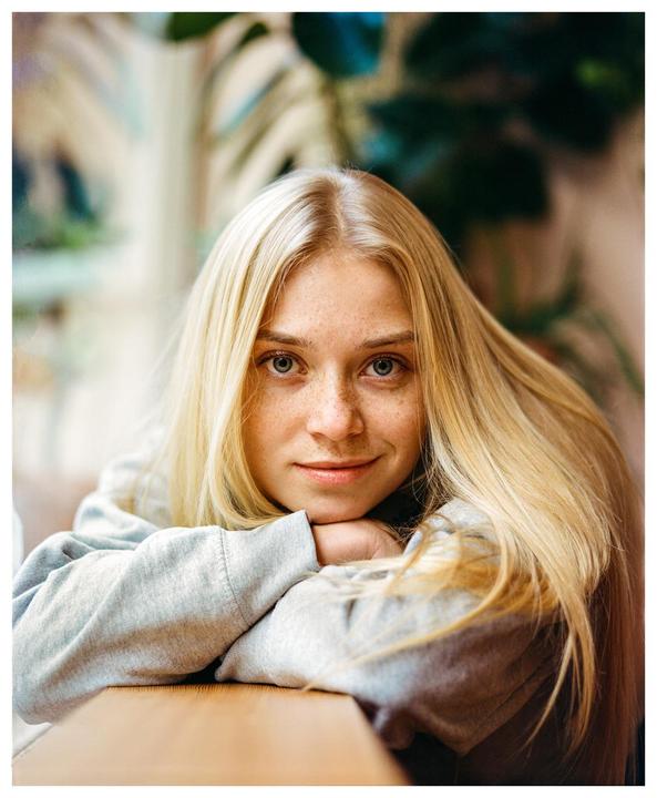 Hi all, new on Reddit. Mamiya RB67 127mm KL, Portra 400+1
