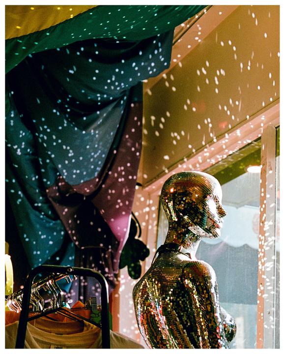 Disco 🪩 / Canon EOS 300 / Santacolor 100