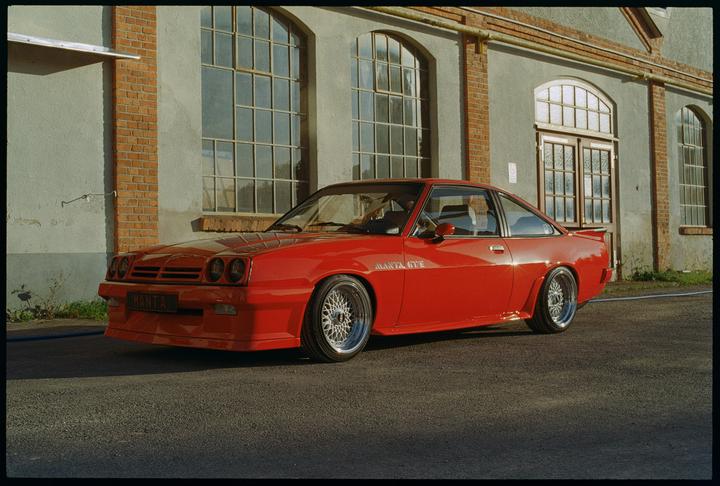Opel Manta GT/E [Nikon F3, Nikkor 50mm F1.4, Kodak Gold 200]