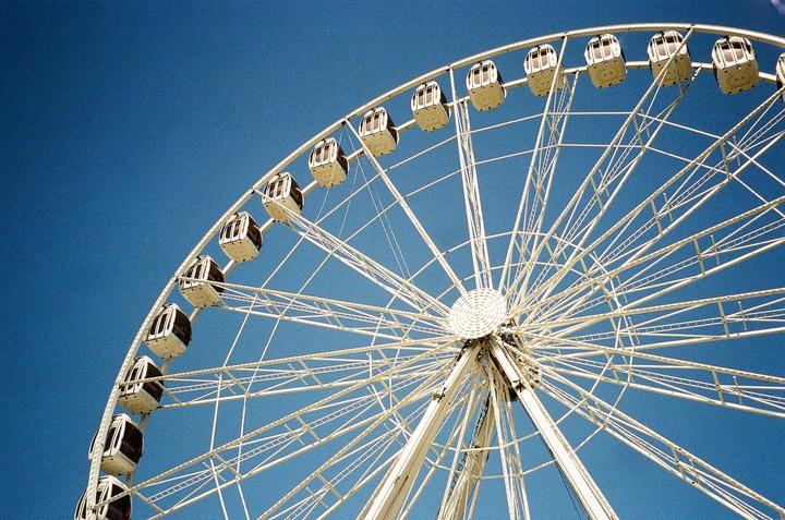 Bought my little sister a point and shoot for the weekend. I've got to say, I'm impressed. Considering this is her first time even touching a camera. [Pentax IQZOOM 120|Kodak Ultramax 400]