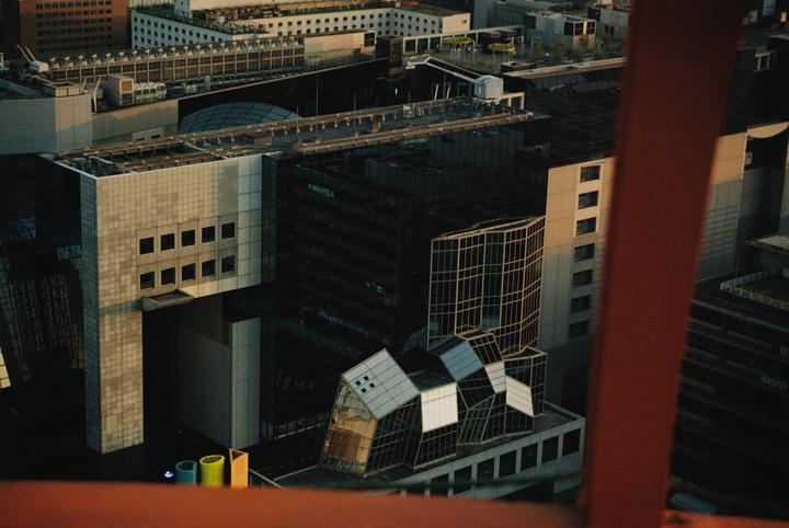 I heard we're posting our favorite pics of 2025? (Pen EE-3 + Gold, Cosina CT1-A/Super 35-70mm + Gold, Minolta X-700 50mm f/1.4 + Cinestill 800T)