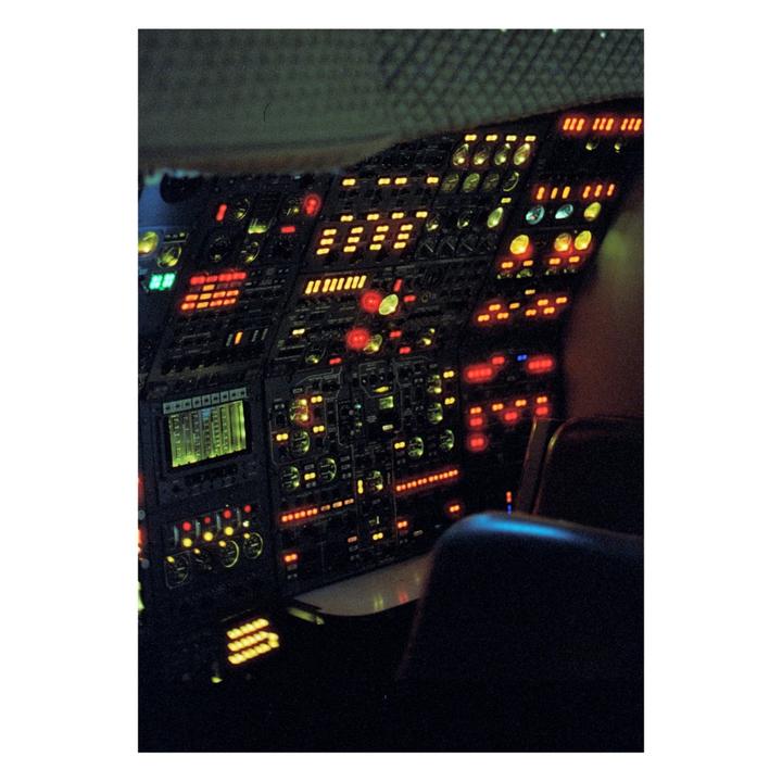 Concorde [Canon EOS 30V, 50mm 1.8 STM - Kodak Vision3 500T]
