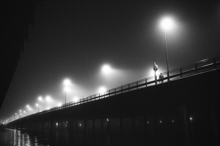 Going home (Canon FTb, 35mm, HP5)