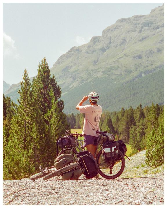 Bikepacking with some Cinestill 400D (Leica M6 + 90mm Elmarit)