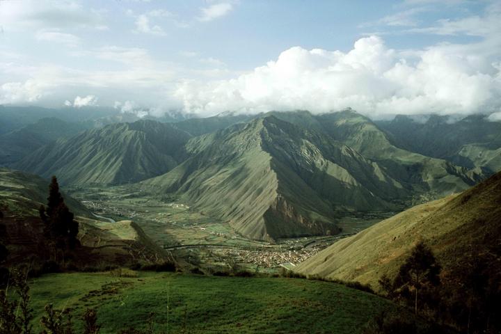 Sacred Valley, Peru. [Leica M6, Leitz 28mm f/2, Cinestill 400D]