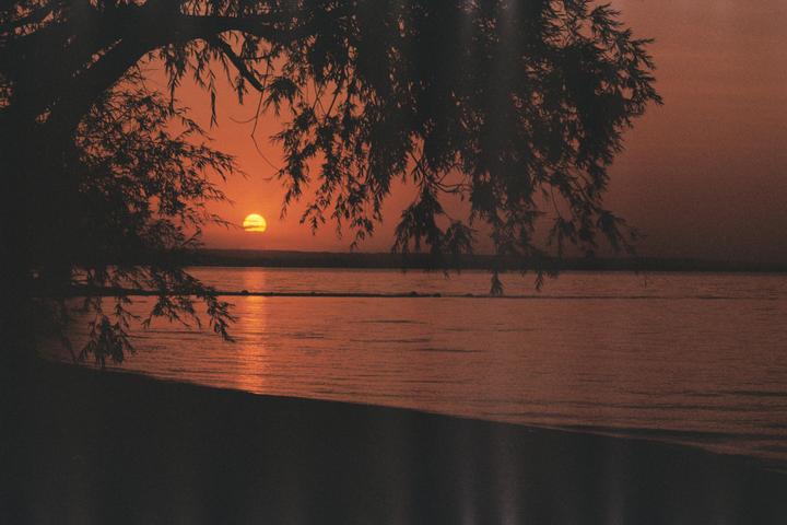 Lake Ontario Sunset (Canon F-1, Kodak Gold 200)