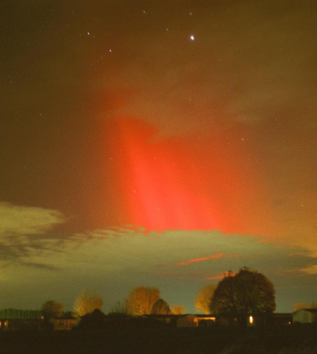 Autumn Aurora [Pentax K1000, 50mm, Flic Film Chrome 100 slide film)