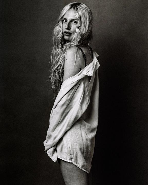 H with the Mamiya RZ67 Pro II, Sekor180mm f/4, and Ilford Delta 400 developed by myself with an extra one-minute push. I usually leave my bw negs one extra minute from what it's recommended by the developer times.