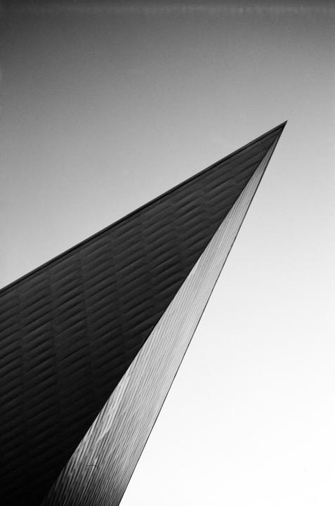 Pointy [Rollei 35, 40mm, FPP Dracula 64]
