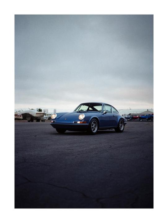 blue car [645n - gold 200]