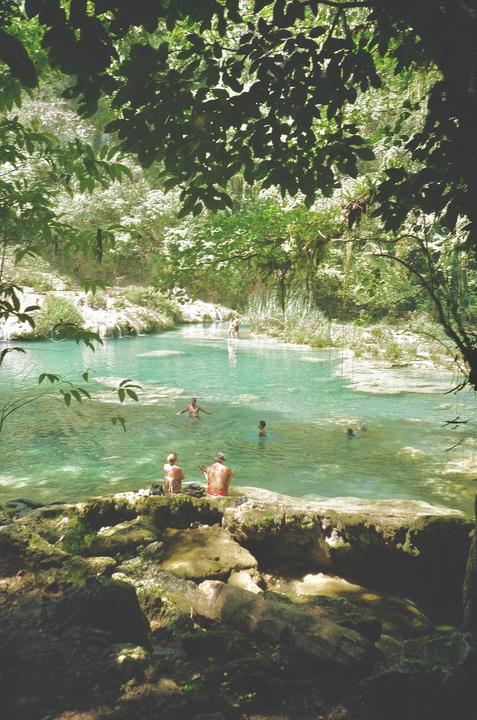 Peak into Paradise [Olympus XA2 / Kodak Gold 200]