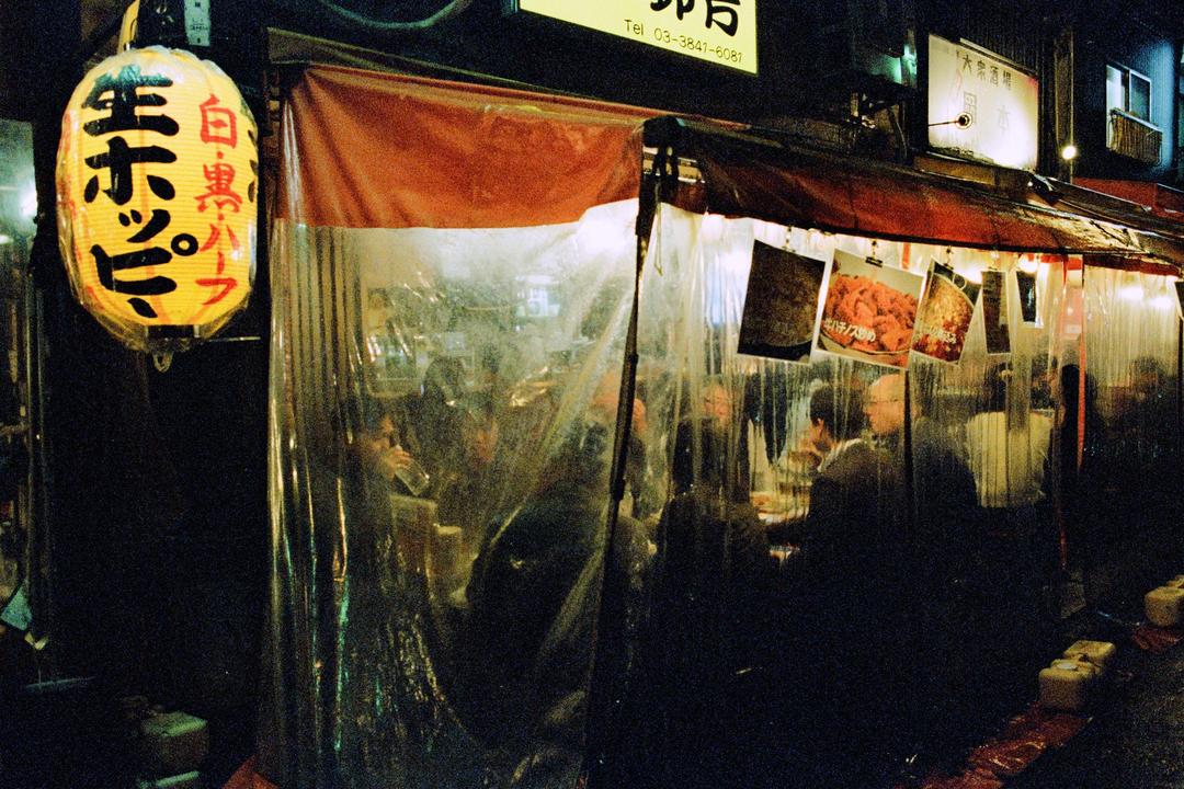 Izakaya [Kodak Vision3 500T +2, Canon A-1, FD 28mm F2.8], shot on canon a-1 with kodak vision3 500t
