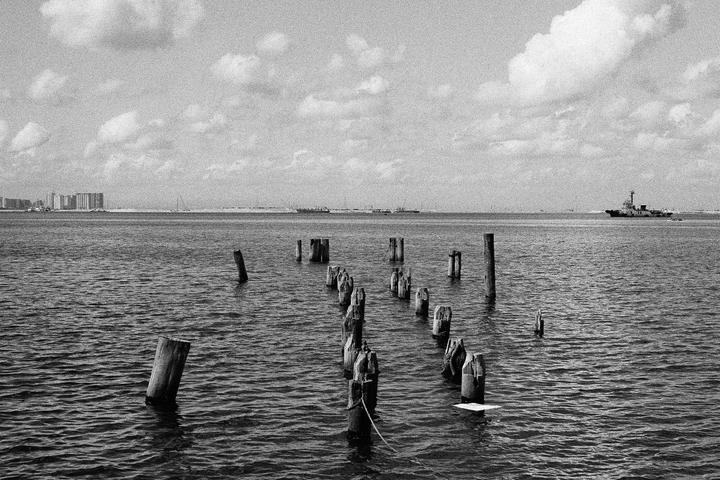 Manila Baywalk Dolomite Beach - Double X