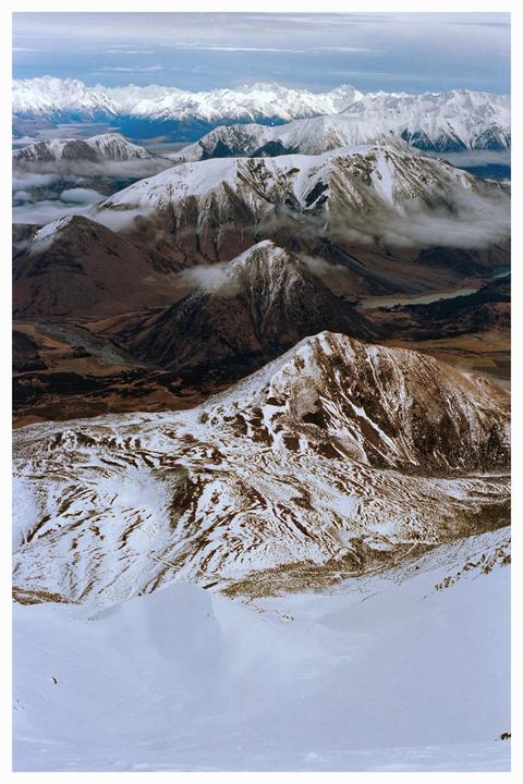 Over the Alps [Nikon N80 / 50mm / Ektar 100]