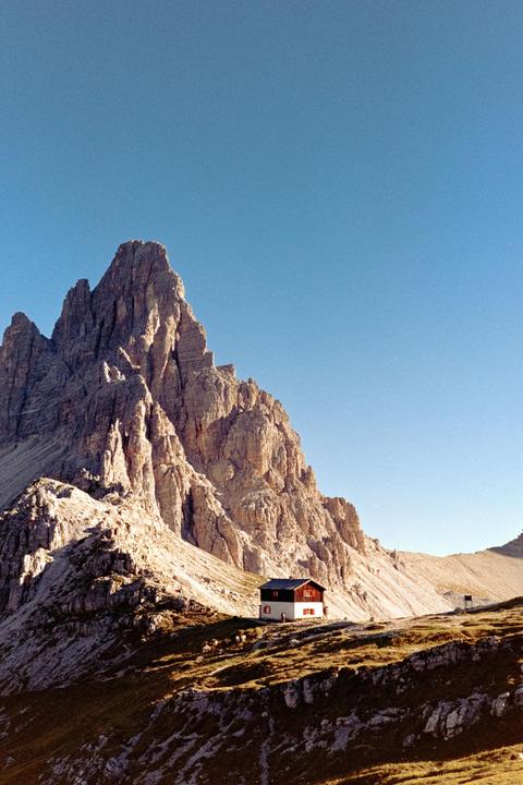 Dolomites Hut (Leica M2 / 35mm f1.4 / Fuji C200)