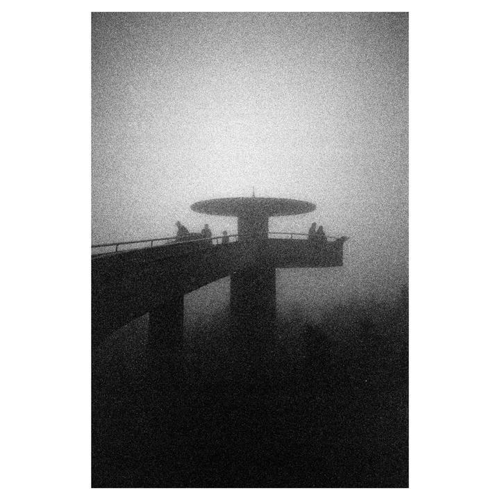 EOS-1N | Distagon 35mm f/2.8 | Exp. (03’) TMAX 400 @200