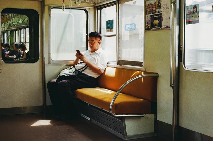 Some scenes in the Tokyo subway [Canon A1 - 50mm f/1.8]